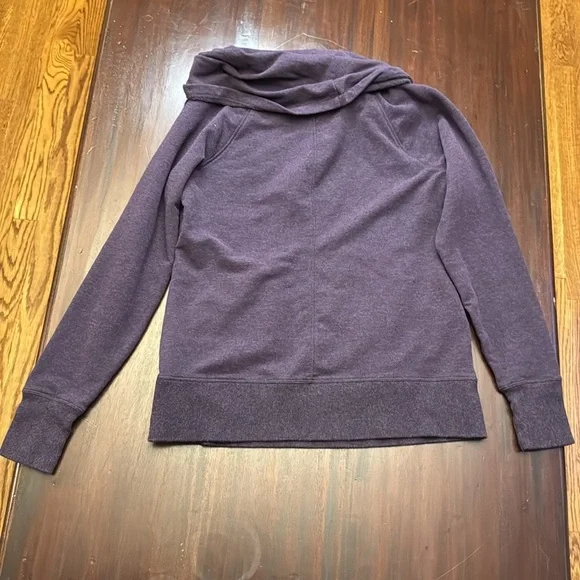 LL Bean plum colored cowl neck sweatshirt size SP - Picture 3 of 4